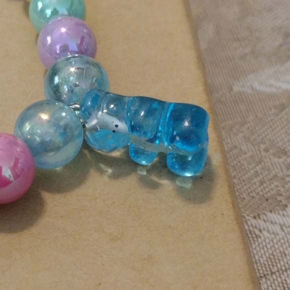 Artemis's Gems custom-made beaded bracelet with gummy bear charm, rainbow - Picture 3 of 5
